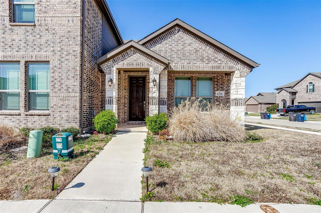 Corner townhome with an 8 ft entry door & wood-look tile flooring in the main living areas. Upgraded kitchen with 42-inch cabinets, pendant lighting, granite counters, island, & stainless steel appliances overlooks the living & dining rooms and patio. The first floor also has a study, half bath & utility room with full-size washer & dryer connections. Spacious master suite & 2 bedrooms w full bath & loft space upstairs. Low-maintenance yard. Located in Fort Worth near top employers & Eagle Mountain Lake. Easy access to everything: schools, parks, dining, shopping, and entertainment.
