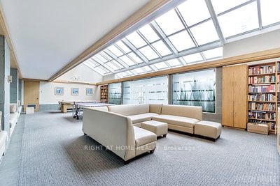 480 W Queens Quay 302W