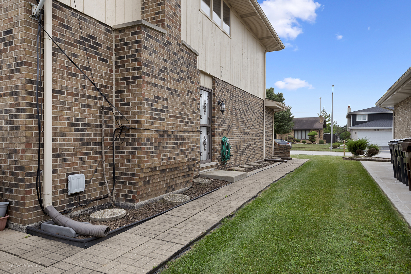 1922 E 173rd Place