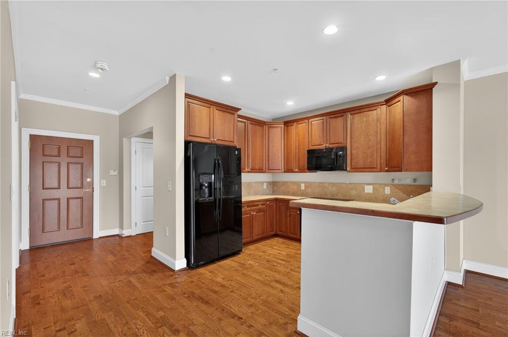 955 Bolling Avenue 204