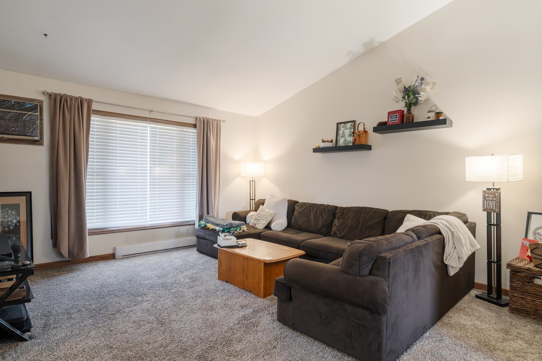 10 E Waukau Avenue