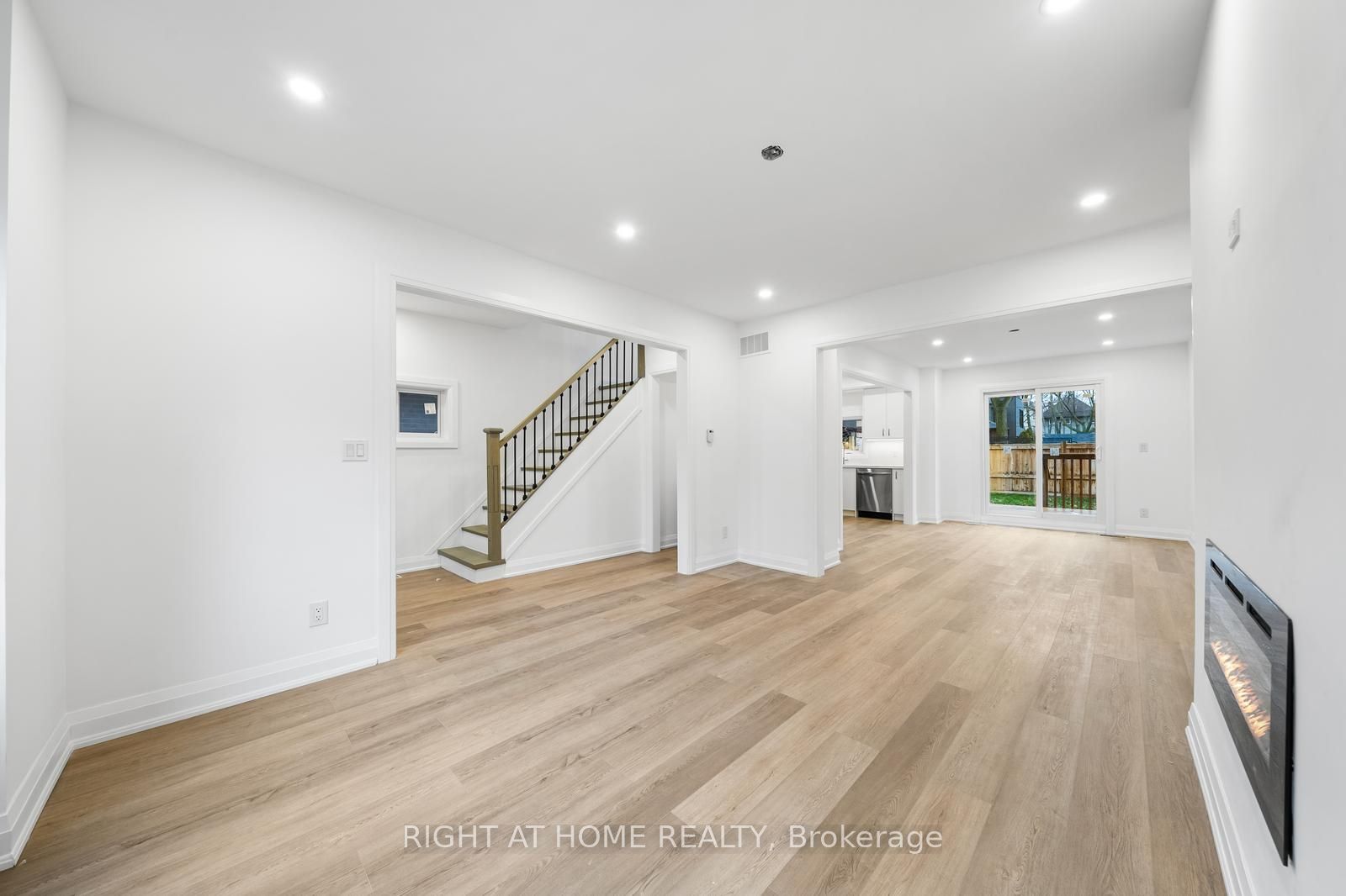 147 Forman Ave