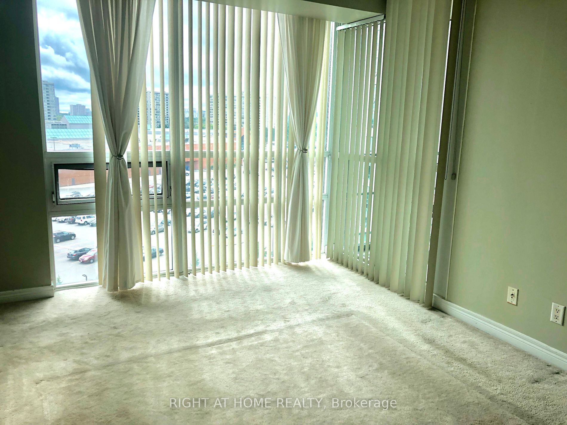 100 Promenade Circ 708