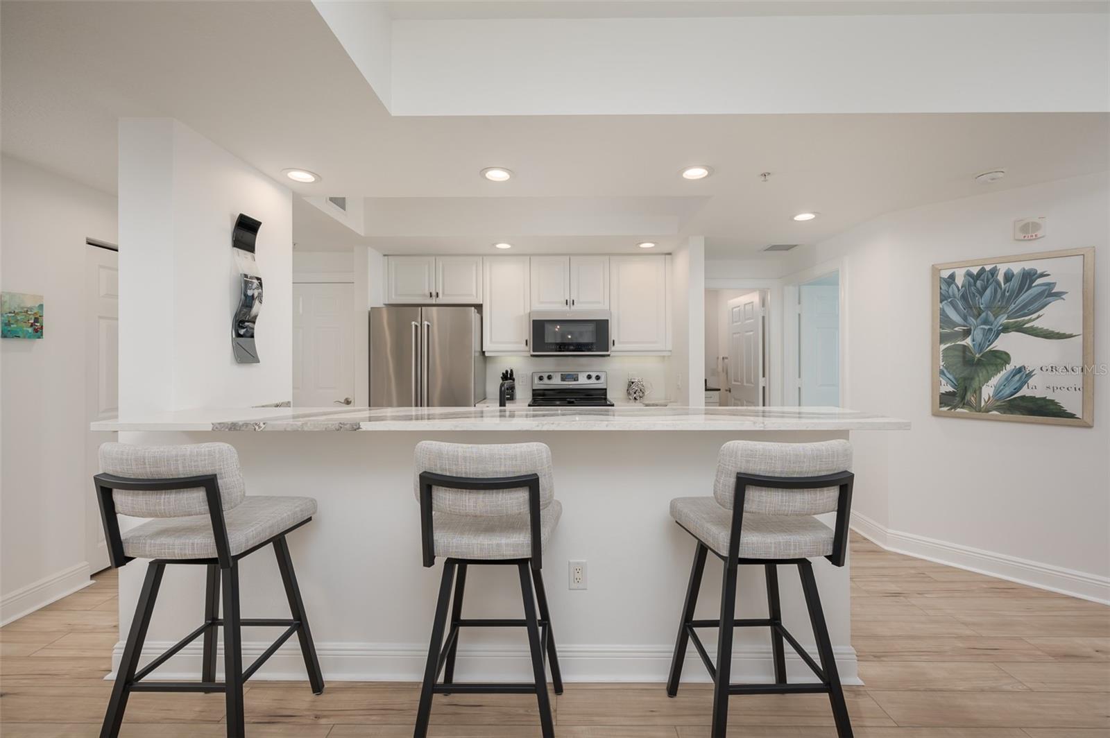 800 N Tamiami Trail 815