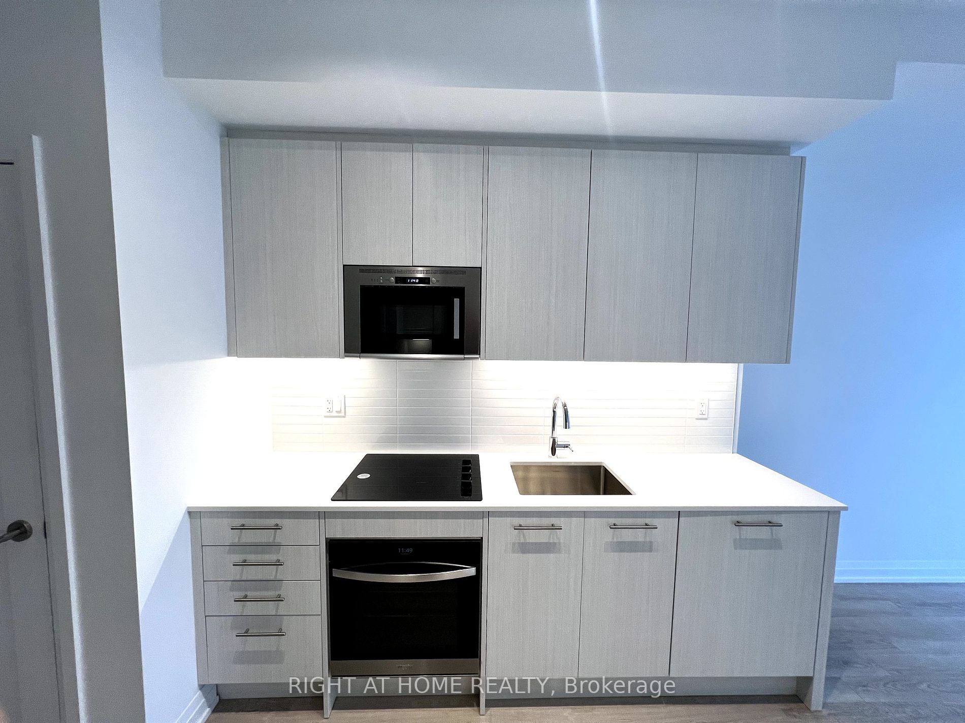 286 Main St 706