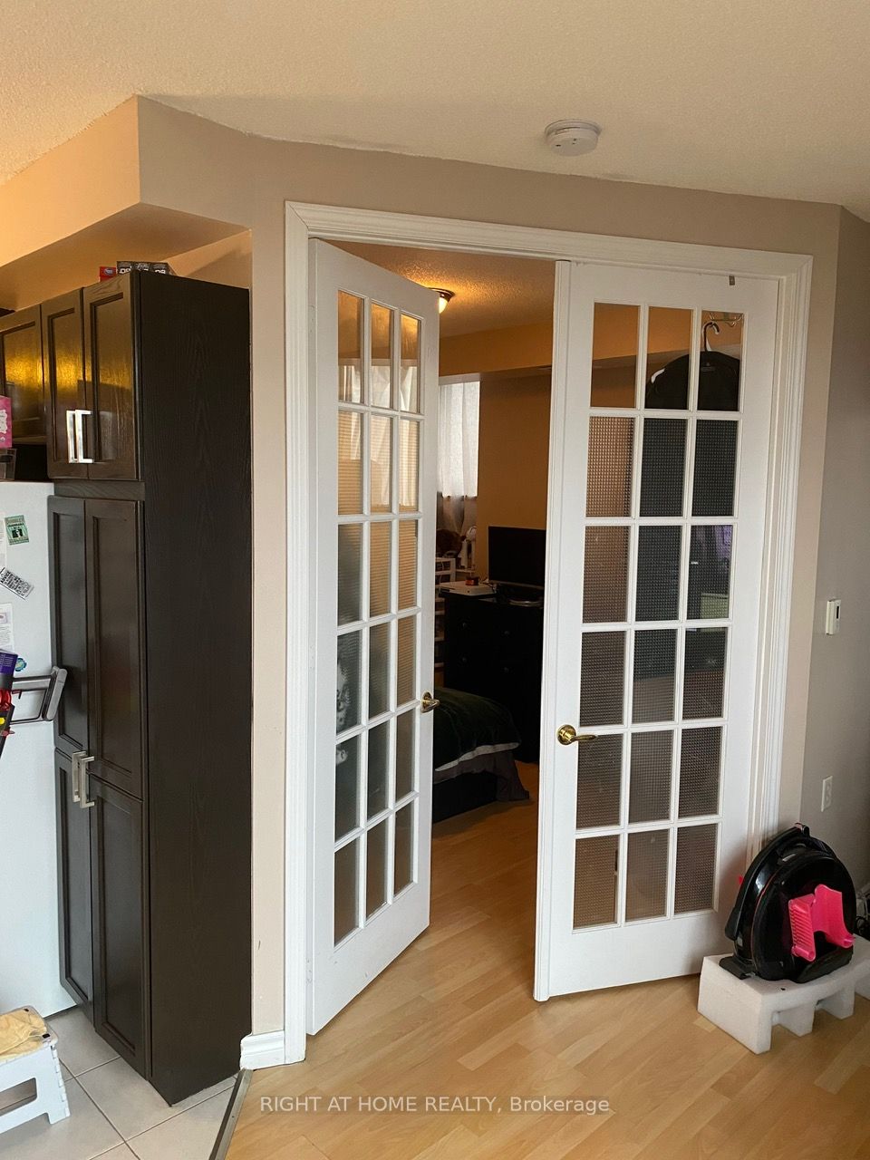 200 E Burnhamthorpe Rd 1504