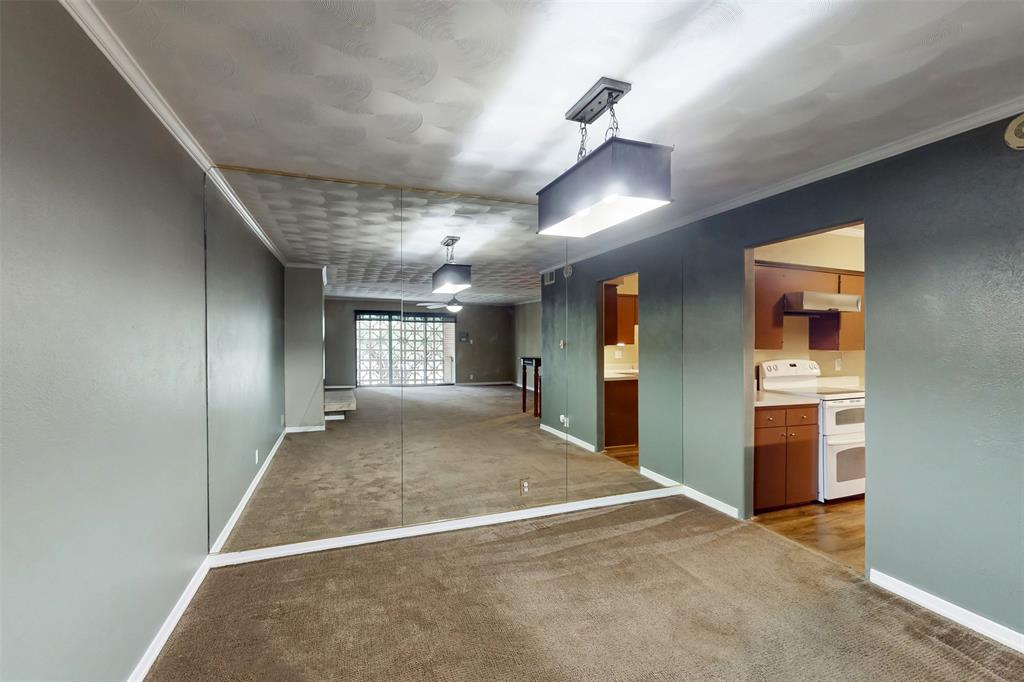 2301 Ridgmar Plaza 8