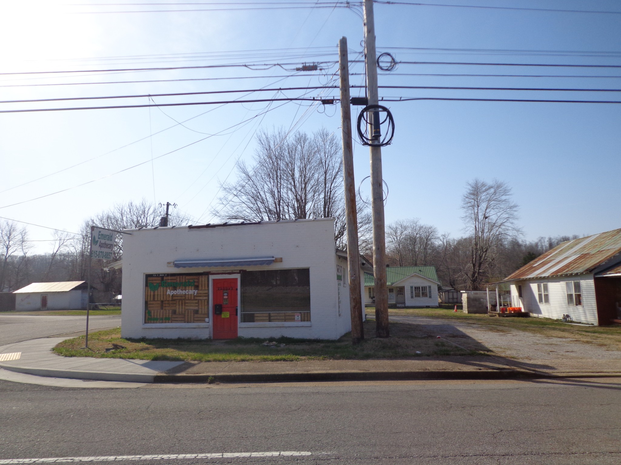 918 E Main St