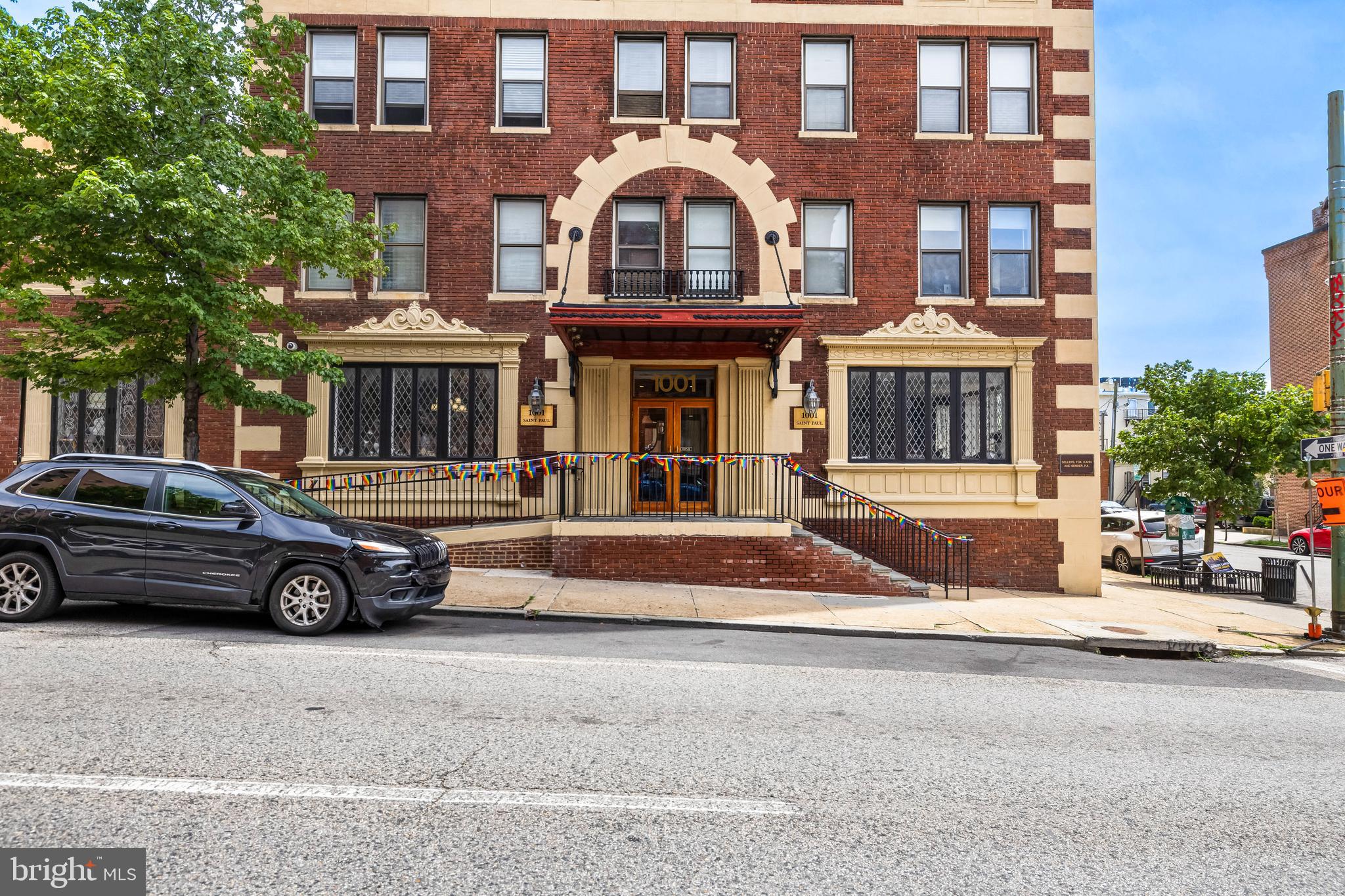 Conveniently located in the heart of Baltimore, this charming corner-unit studio is the perfect place to call home. Filled with natural light and offering incredible city views, the open-concept layout makes the space feel bright, inviting, and larger than expected. Enjoy the convenience of low-maintenance living while being just steps from Baltimore's best restaurants, shopping, entertainment, and cultural attractions. Residents also have access to an incredible rooftop patio, where you can take in some of the finest panoramic views the city has to offer.