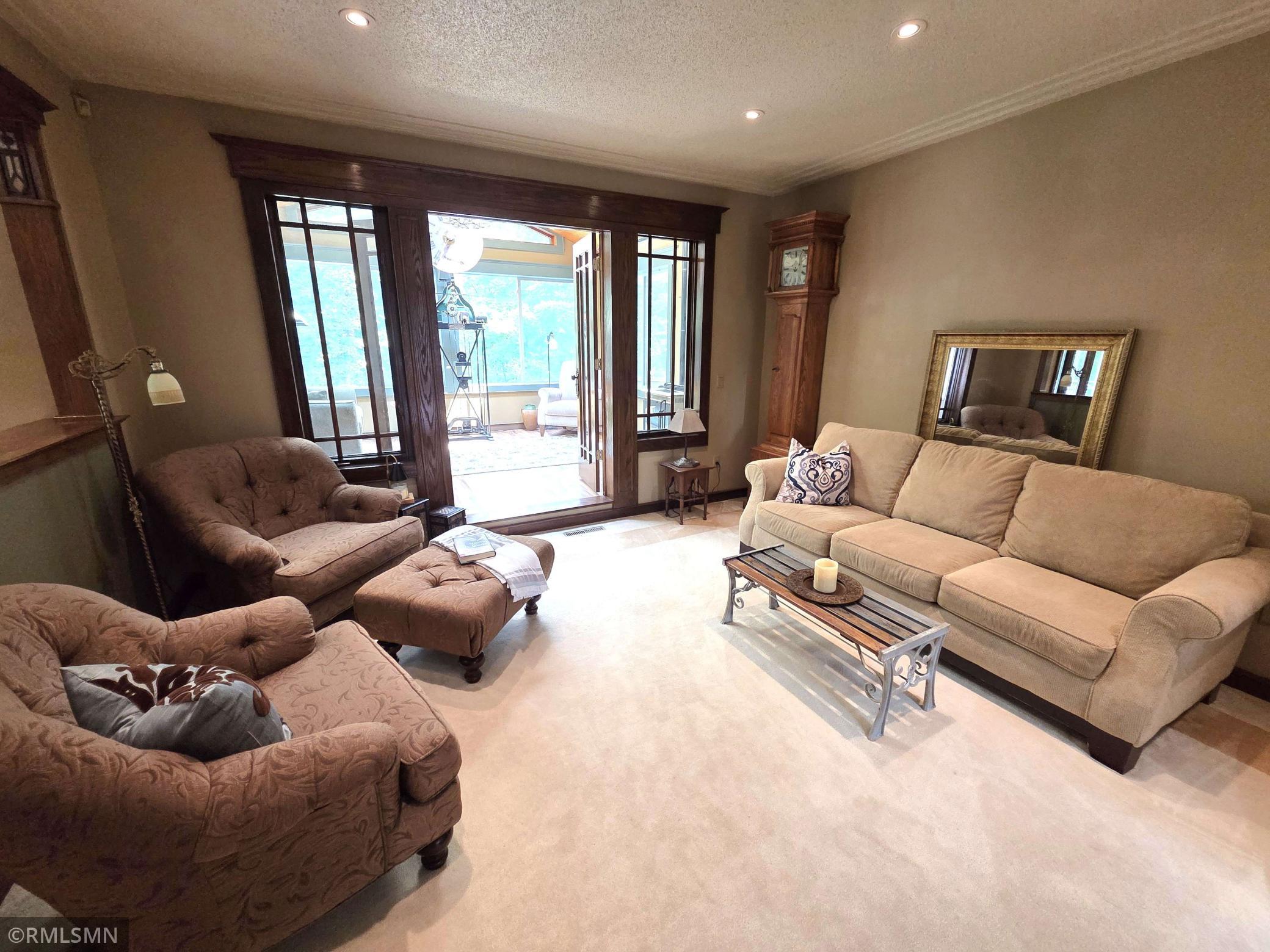 13060 Oakview Lane N