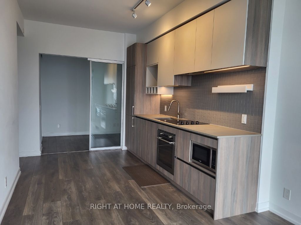 950 Portage Pkwy 3907