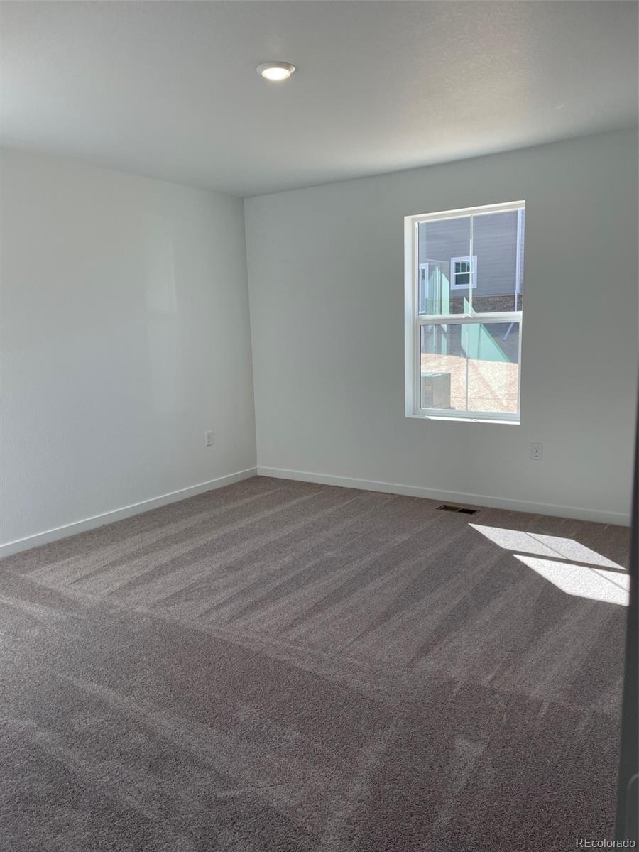 21966 E 39th Place