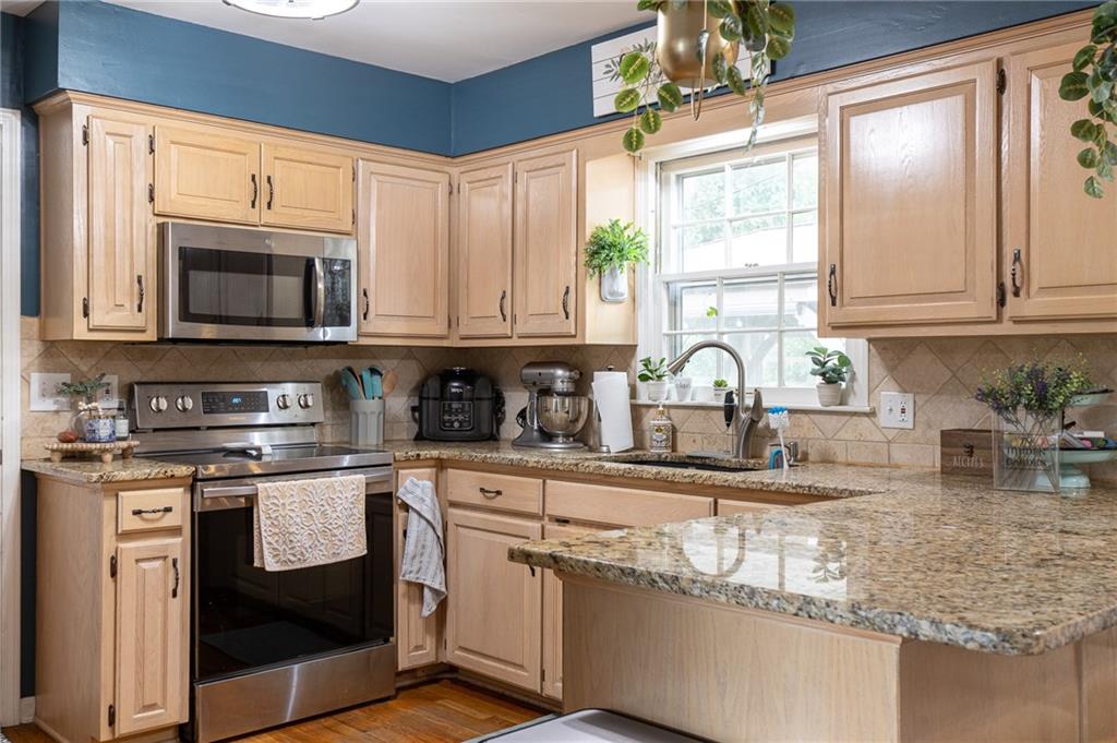 3743 NE Woodland Court