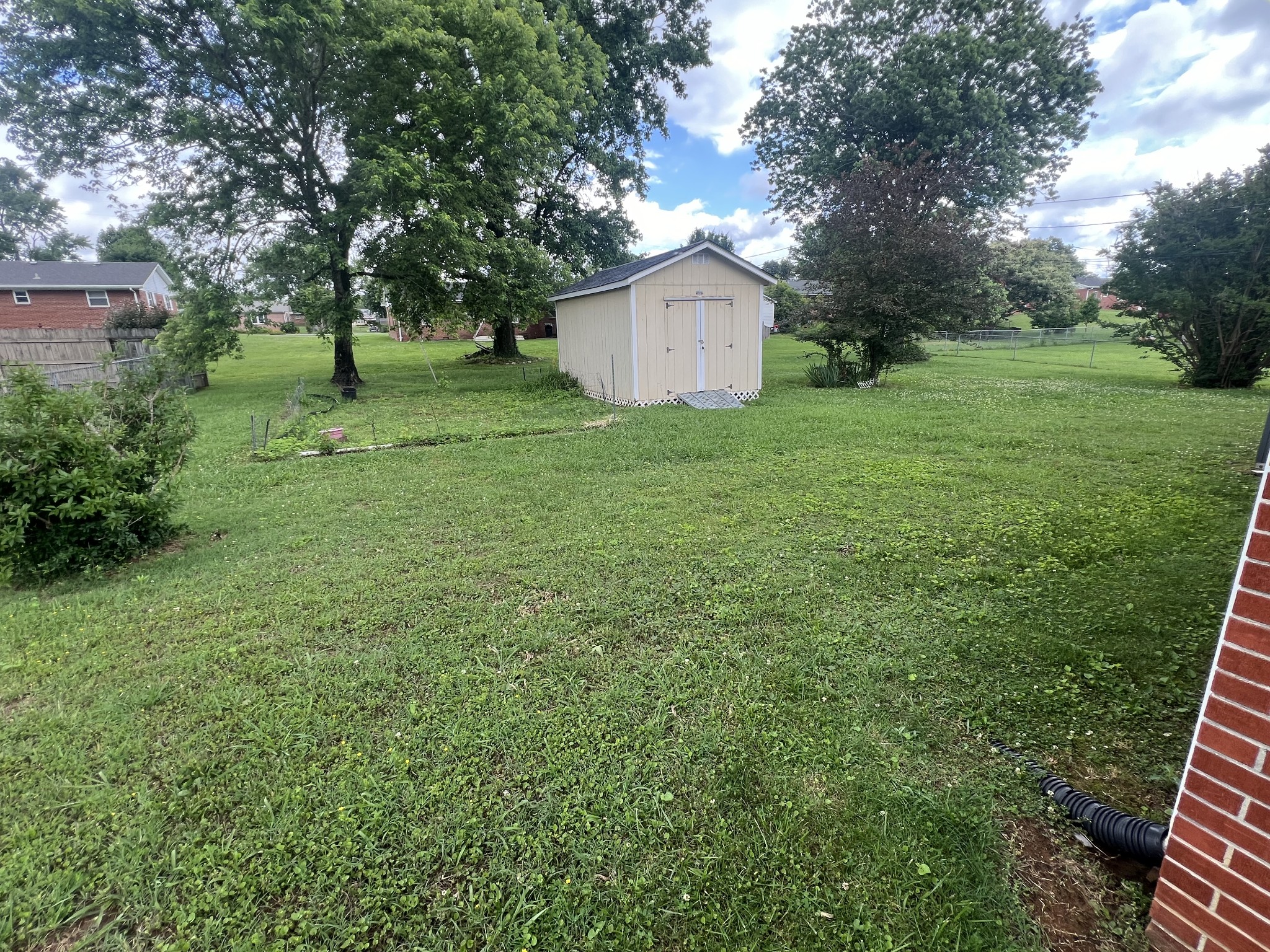 350 Lagoon Dr