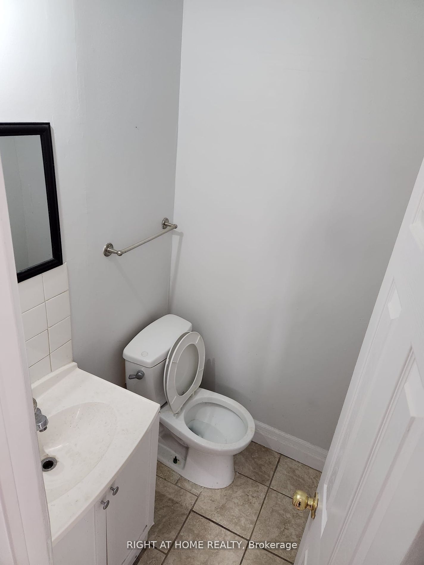 4 Stanley Crt (Upper)