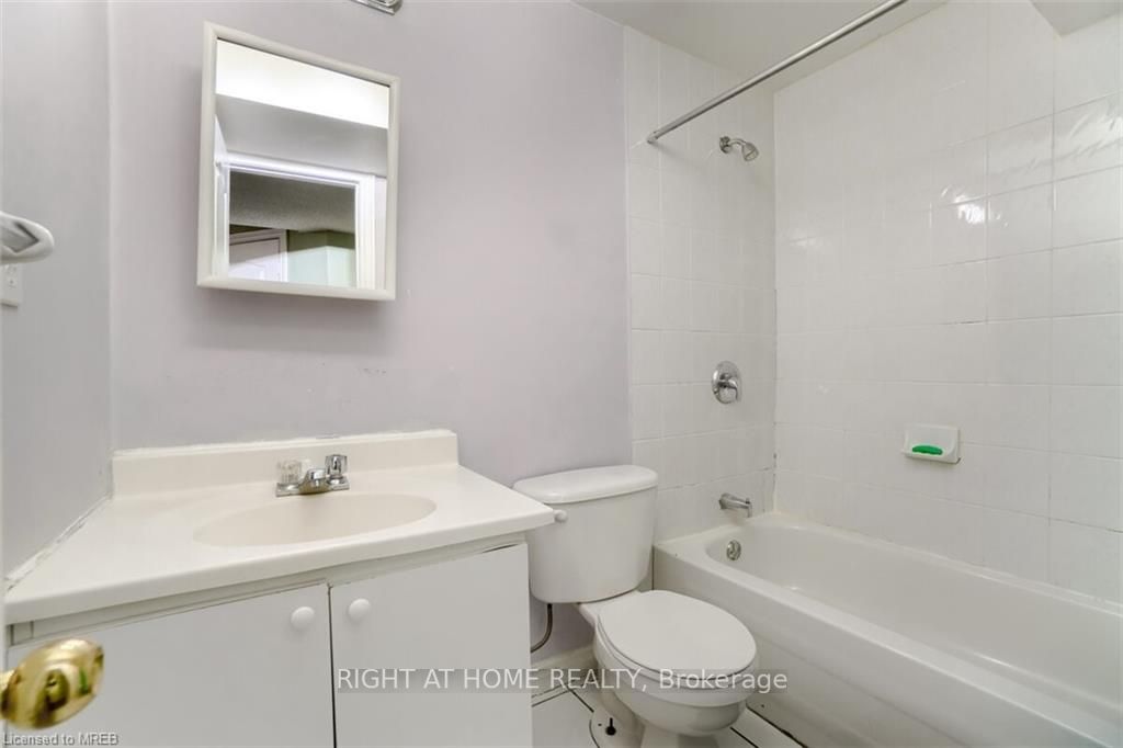 3020 Hawktail Cres