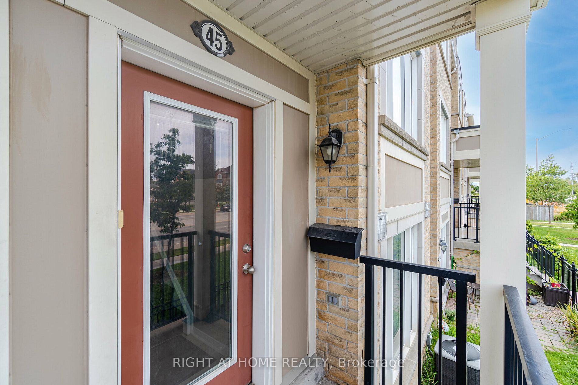 60 Fairwood Circ 45
