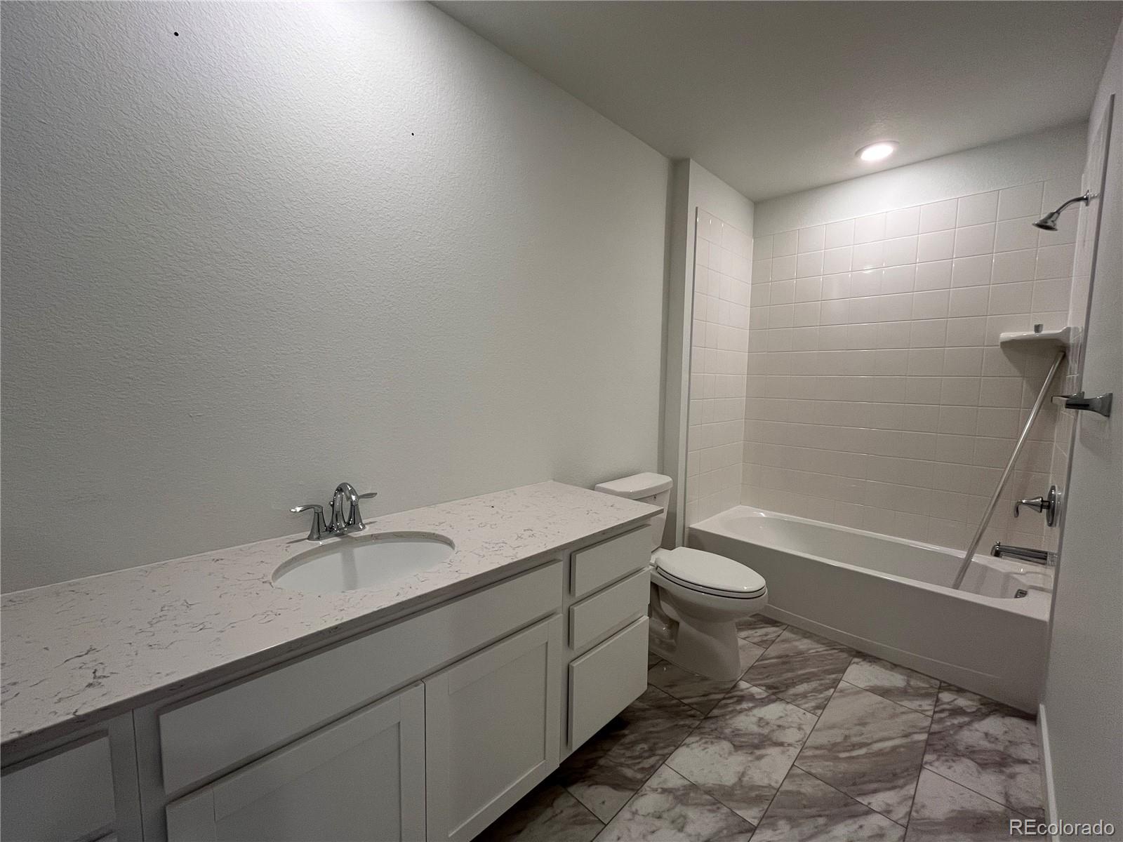 500 Cottonwood Avenue