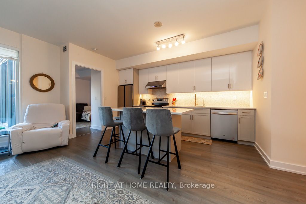 6 Parkwood Ave 317