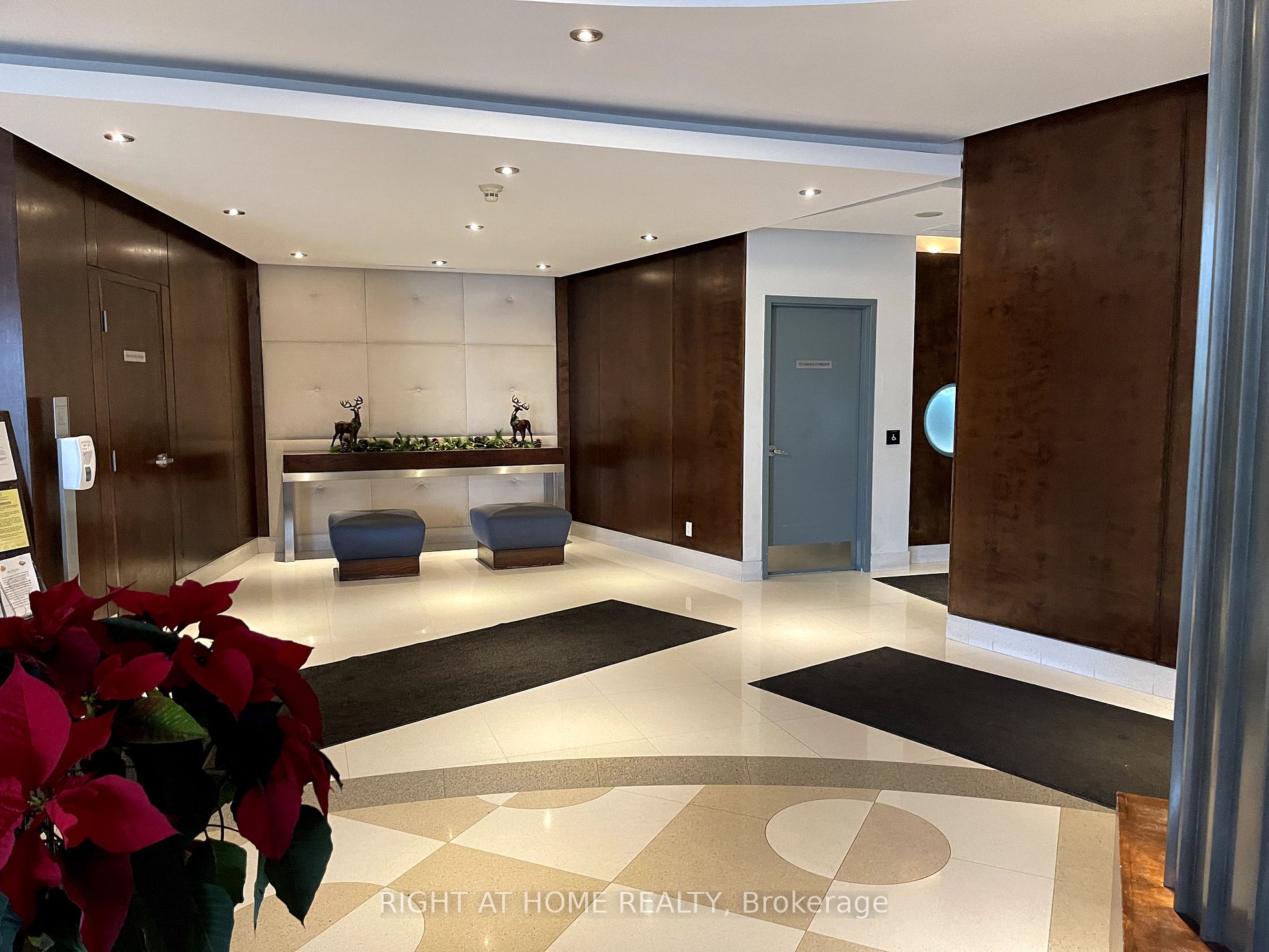 410 W Queens Quay 1205