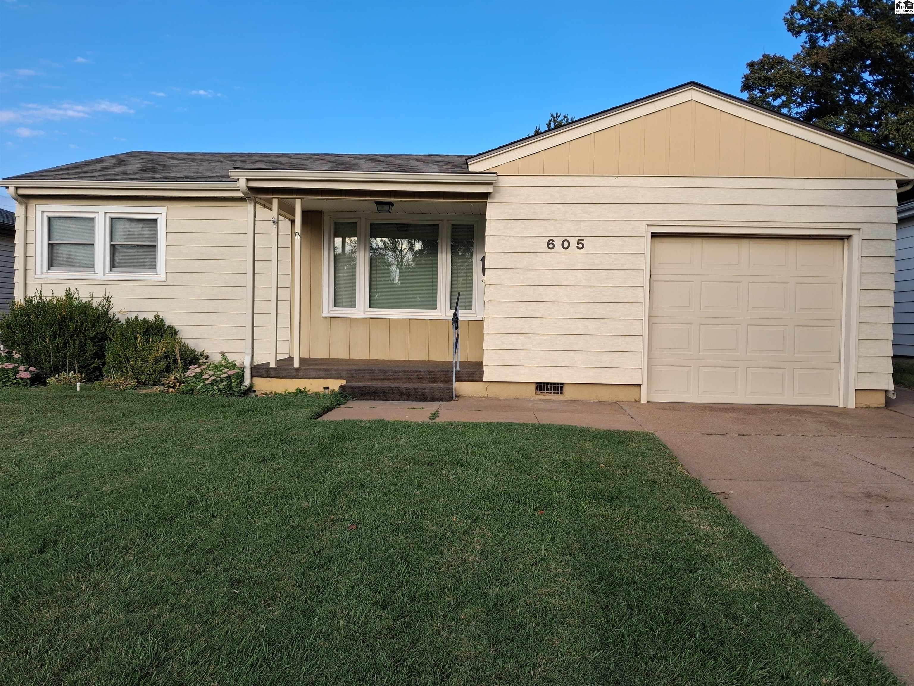 605 Welton