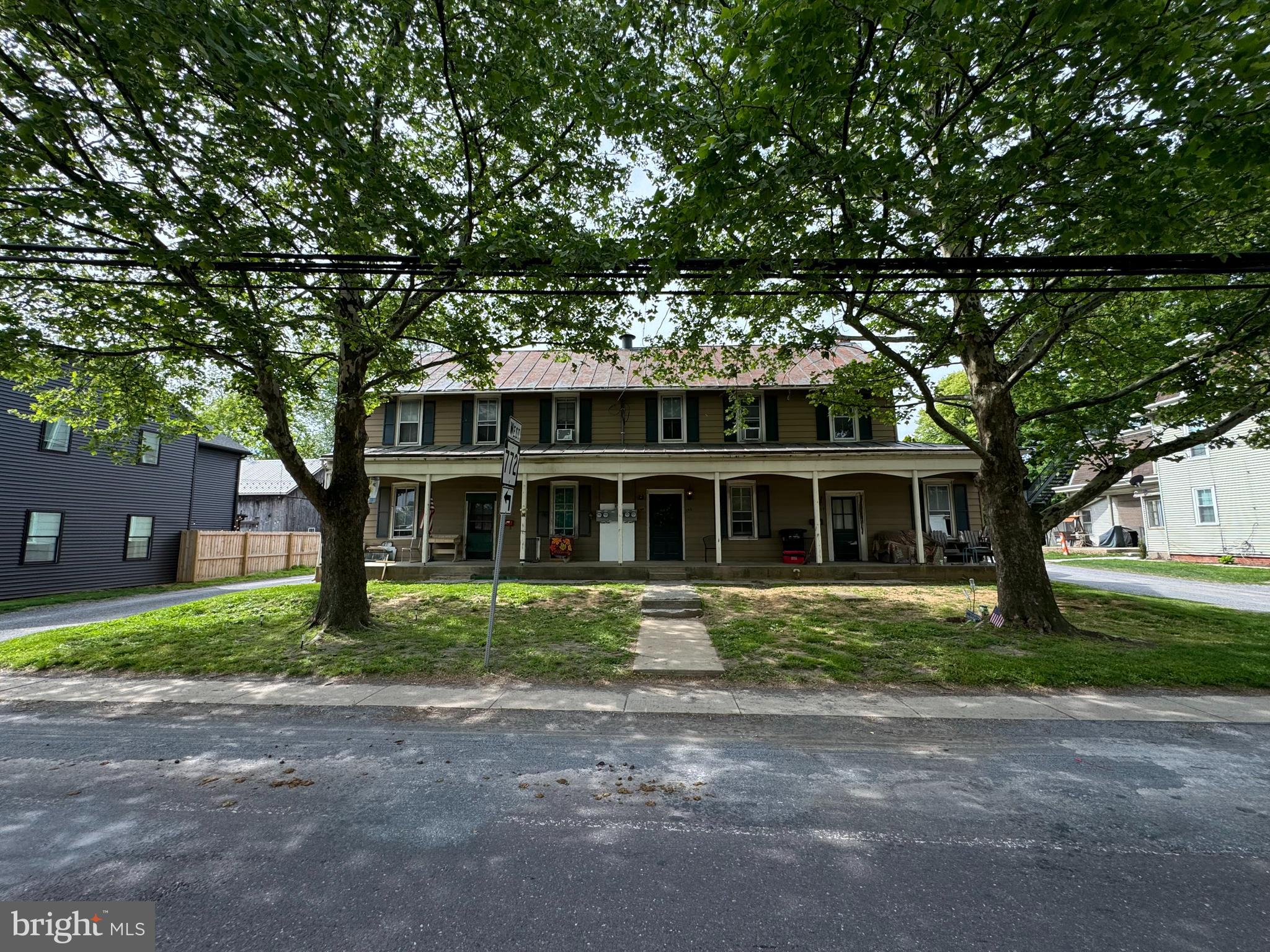 154-158 Main St W  
