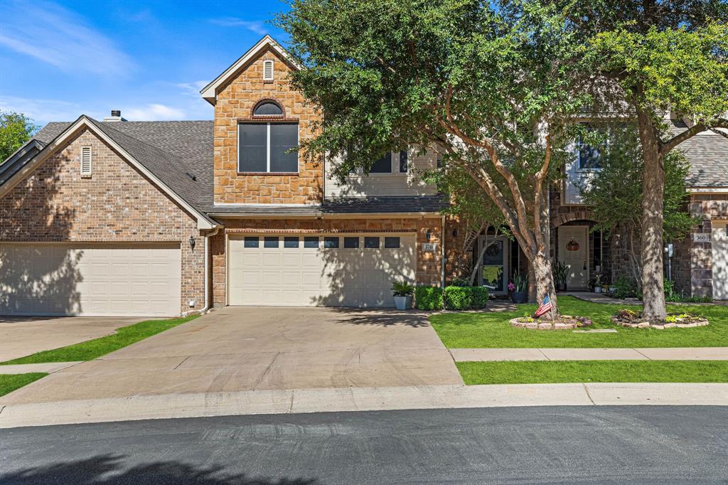 370 Greathouse Village