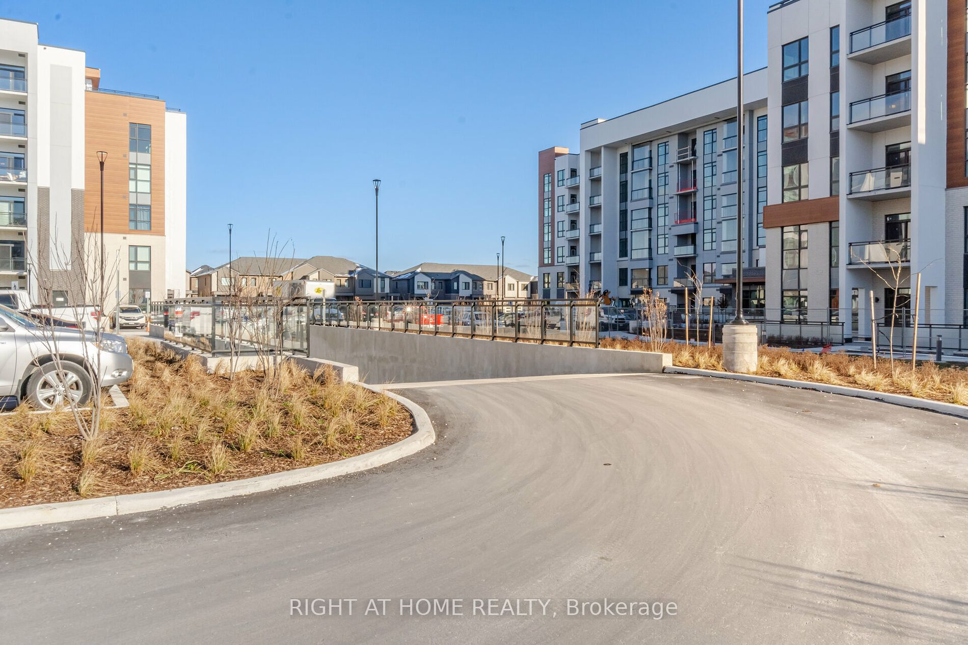 460 Gordon Krantz Ave 213