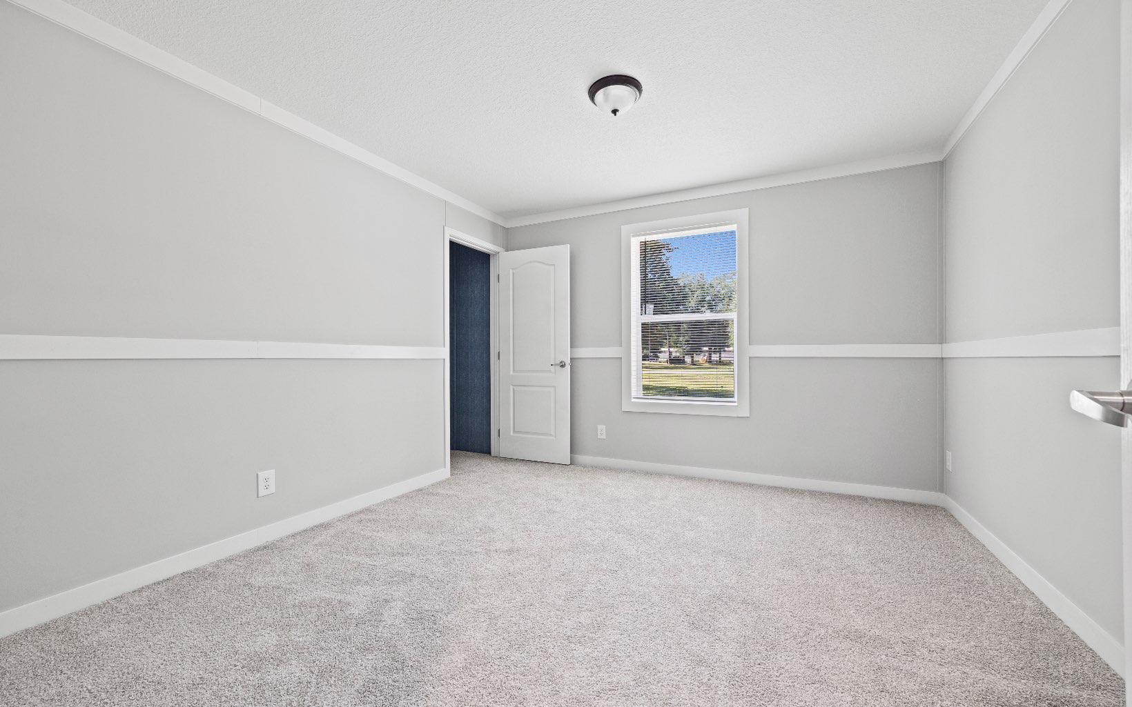 305 NW Ivy Gln