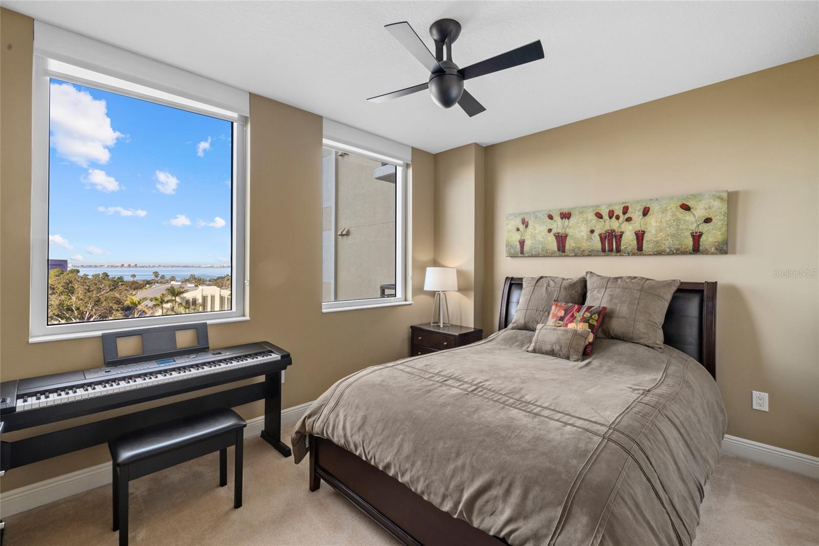 800 N Tamiami Trail 611