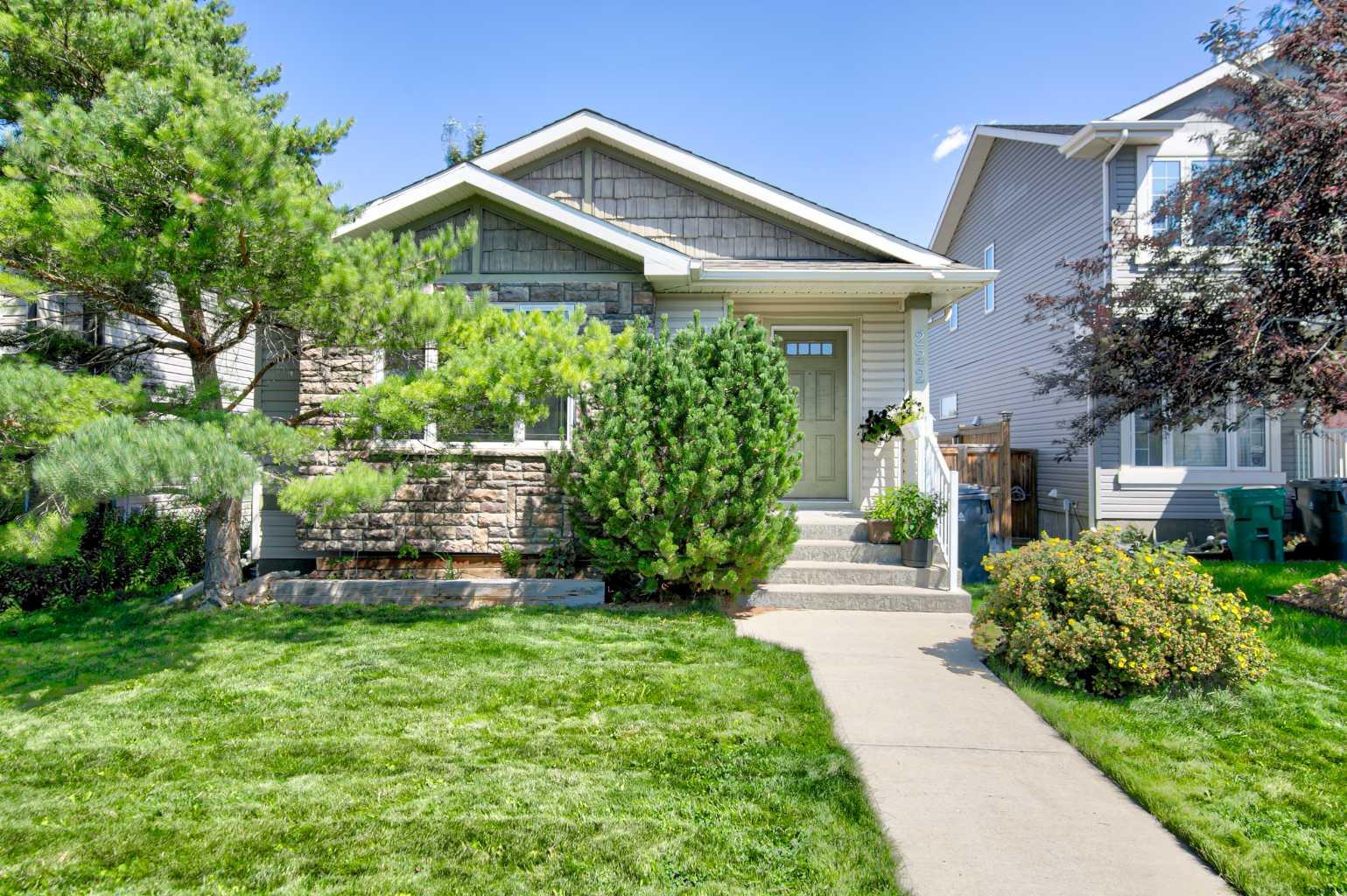 Welcome to 222 Keystone Lane W! This fully developed 4-level split offers 3 bedrooms, 2 bathrooms, a walk-out basement, and over 2,000 sq. ft. of total development. Enjoy a beautifully landscaped, fenced yard, a 22’ x 22’ double detached garage, and the comforts of an open floor plan, central A/C, insulated garage, private patio and more. Located within walking distance to schools, churches, the YMCA, shopping, bus routes, and the new Temple—this is a fantastic opportunity to own a well-kept home in a prime West Lethbridge location!