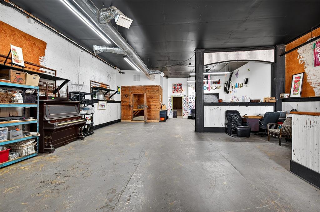 205 & 207 E Houston Street