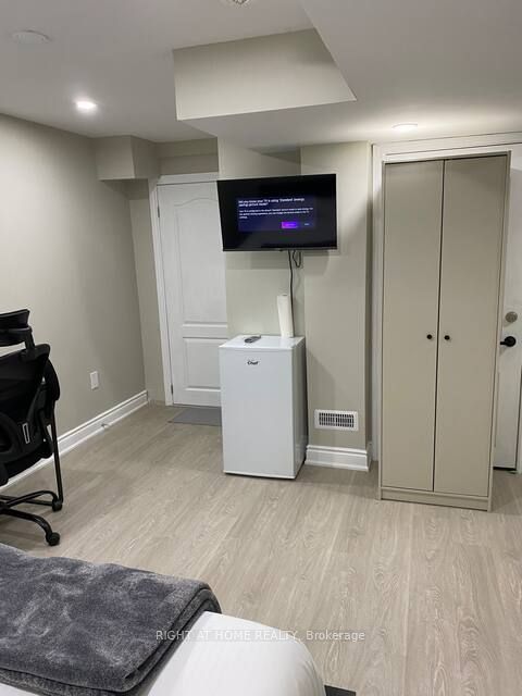 1457 S Wakehurst Cres