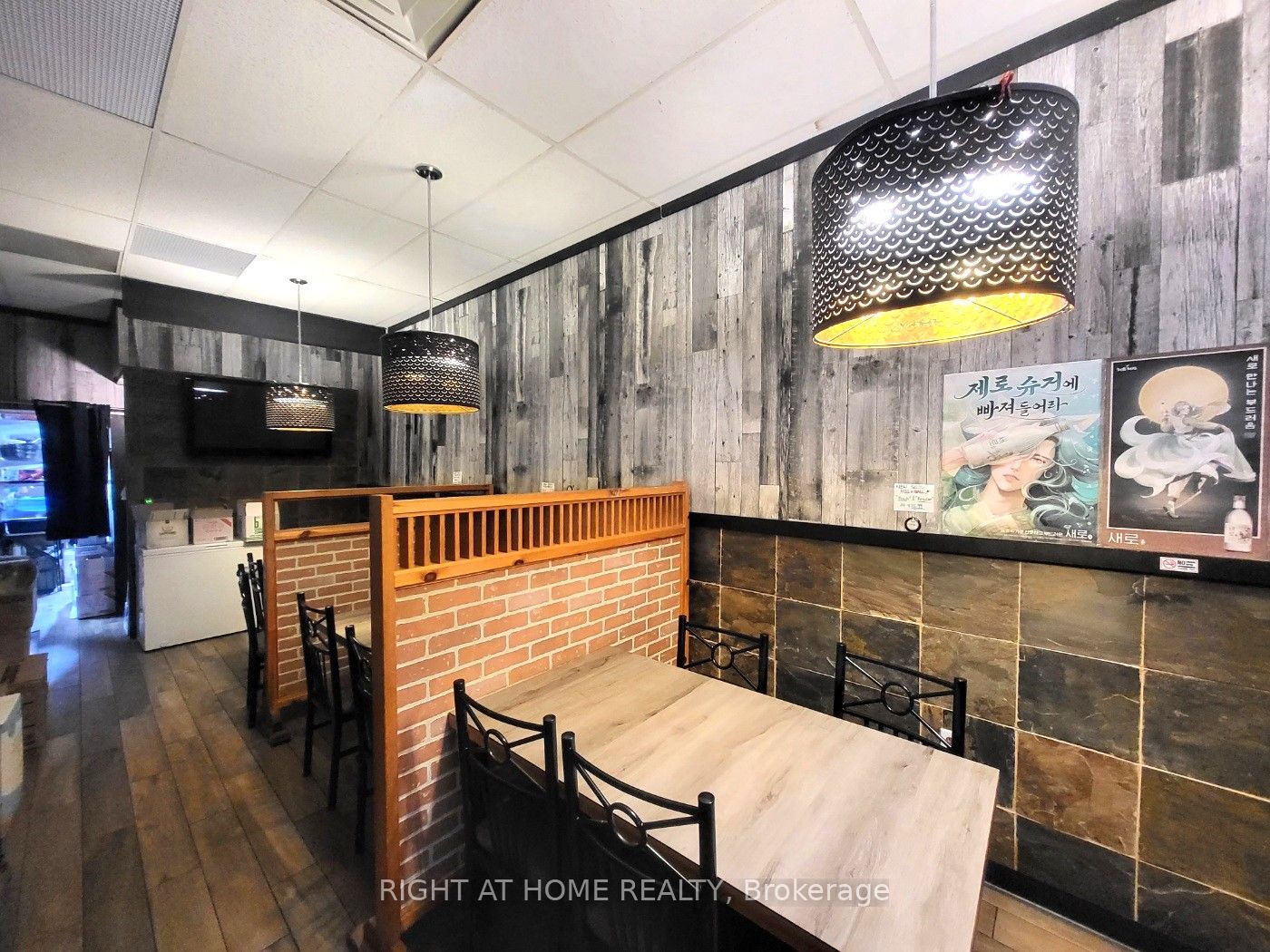 169 E Dundas St 7