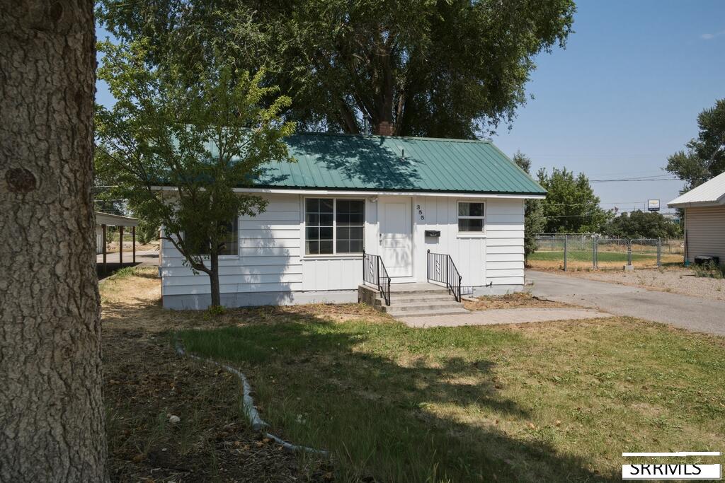 355 E 2nd N