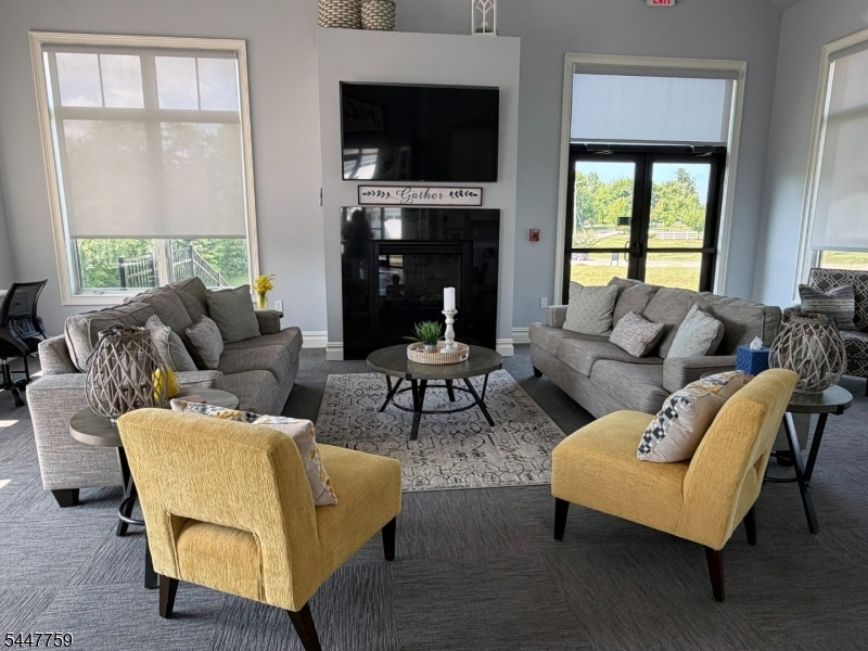 40 Thomas Knoll Blvd — photo 28 of 30