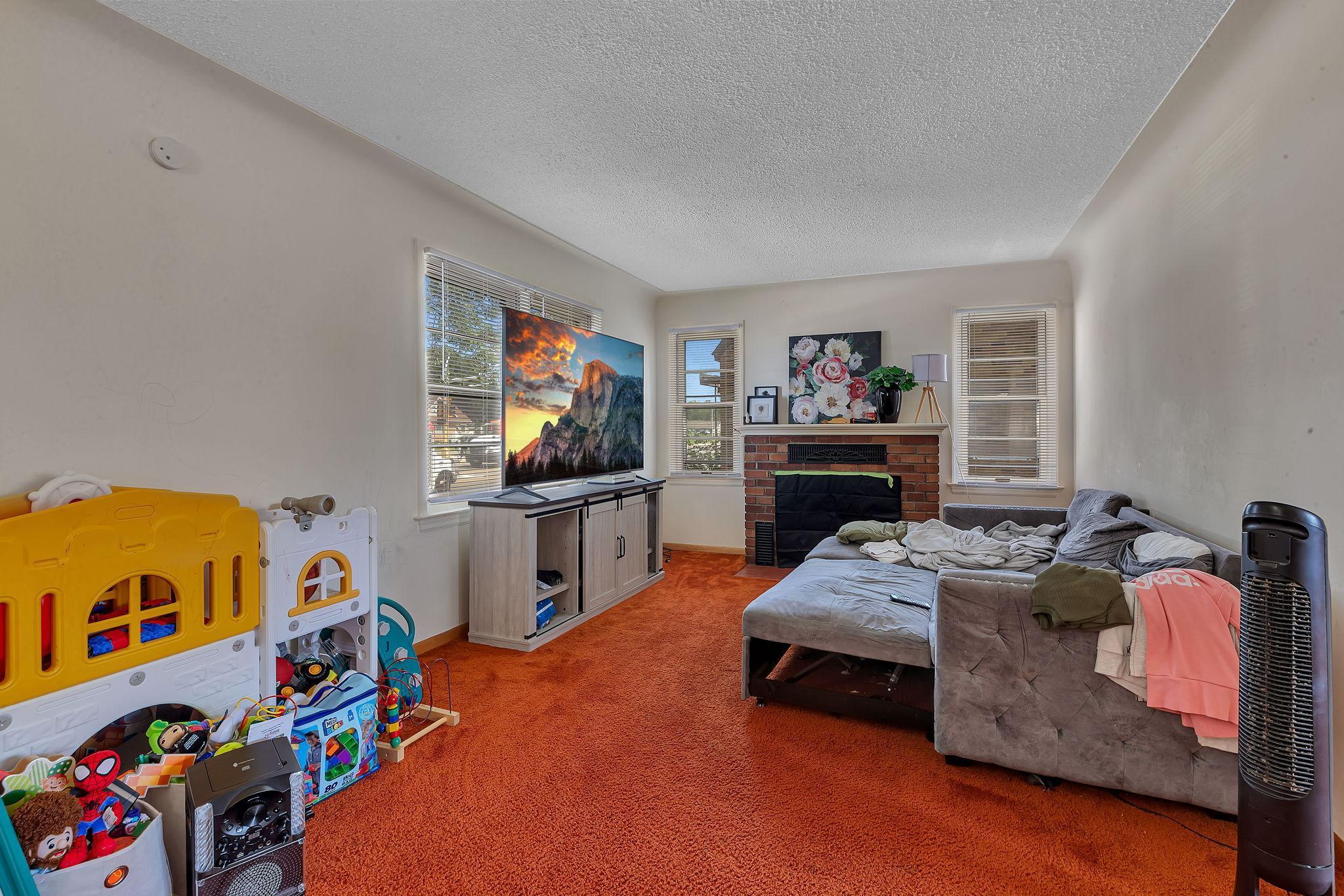 312 E Broadway