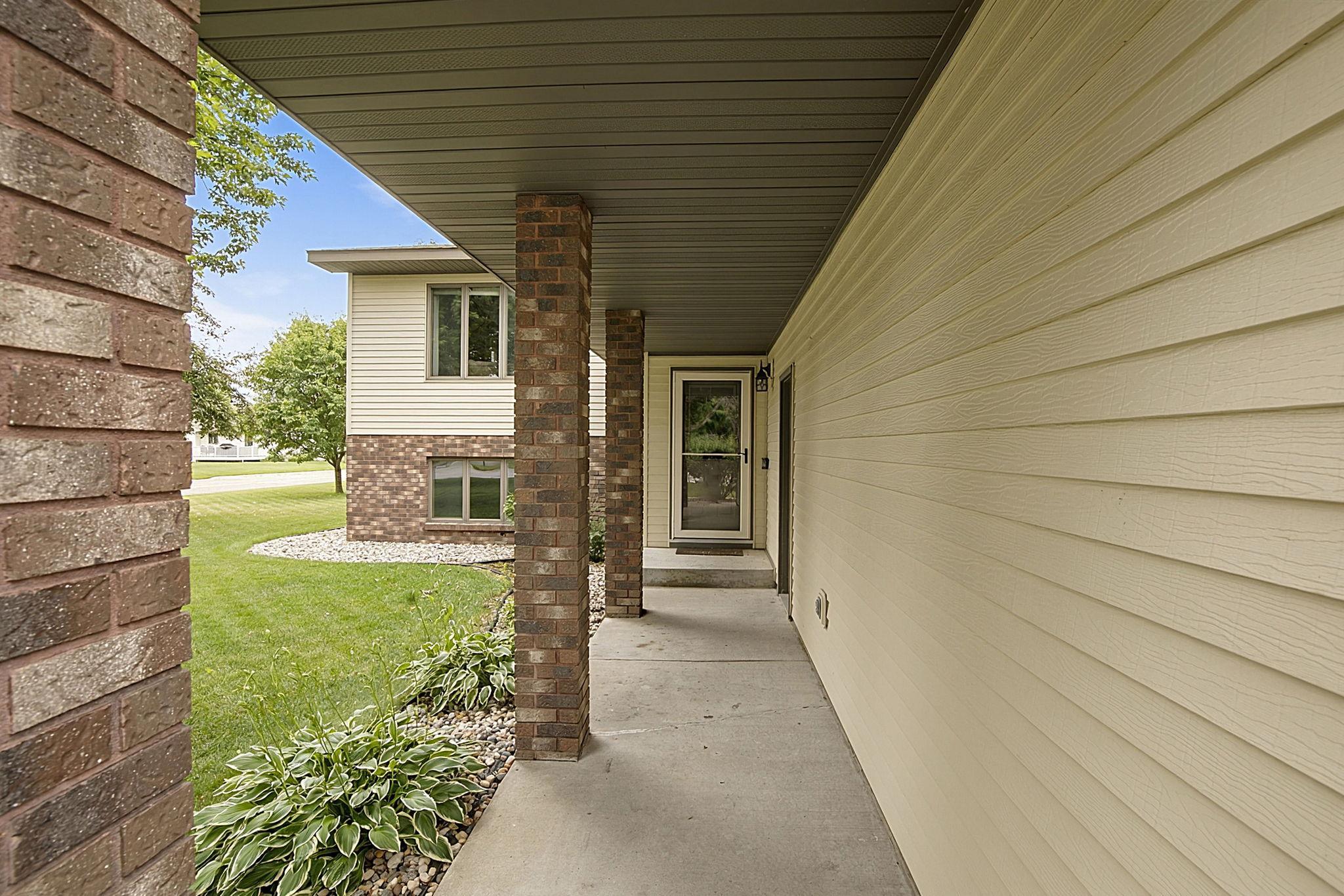515 Main Street E