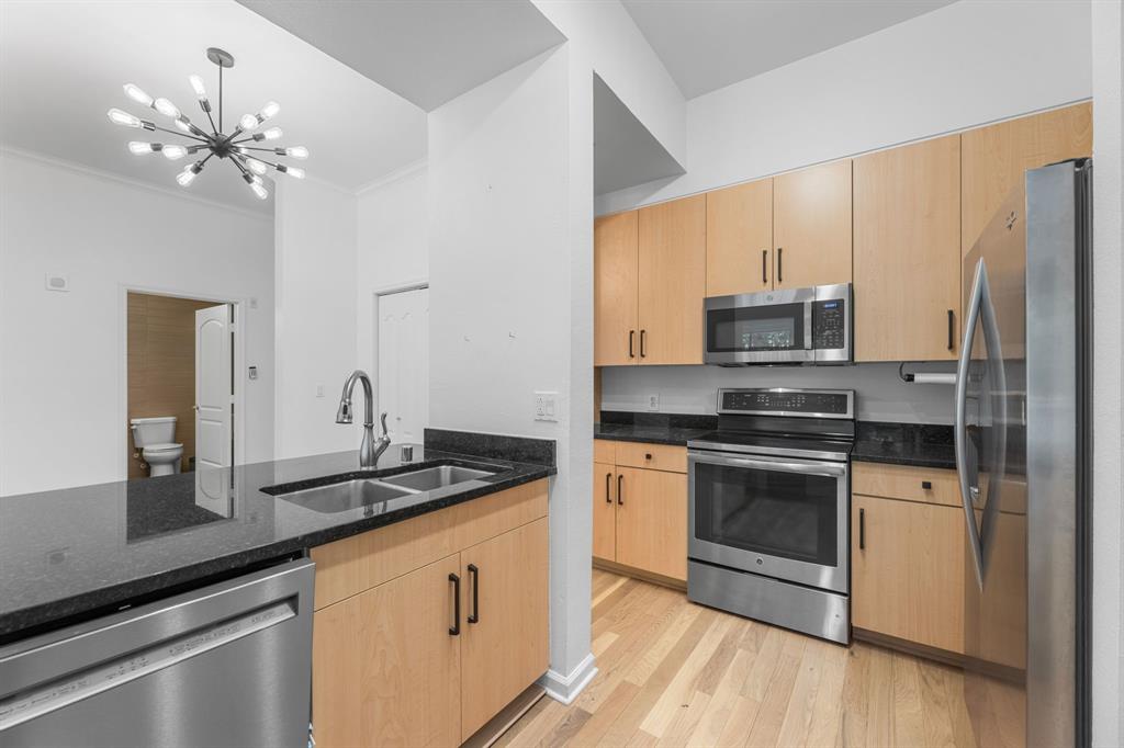 3225 Turtle Creek Boulevard 120