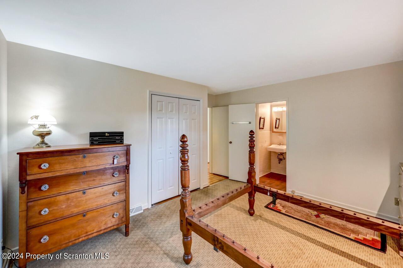 100 Buckhill