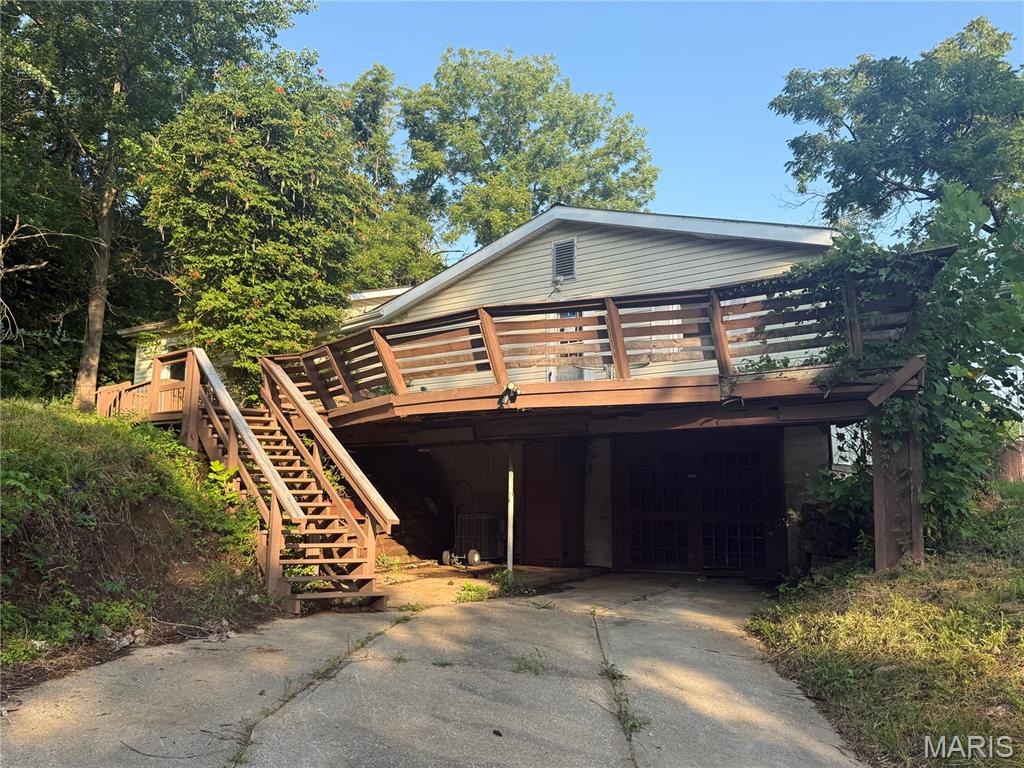 2405 Lilly Street