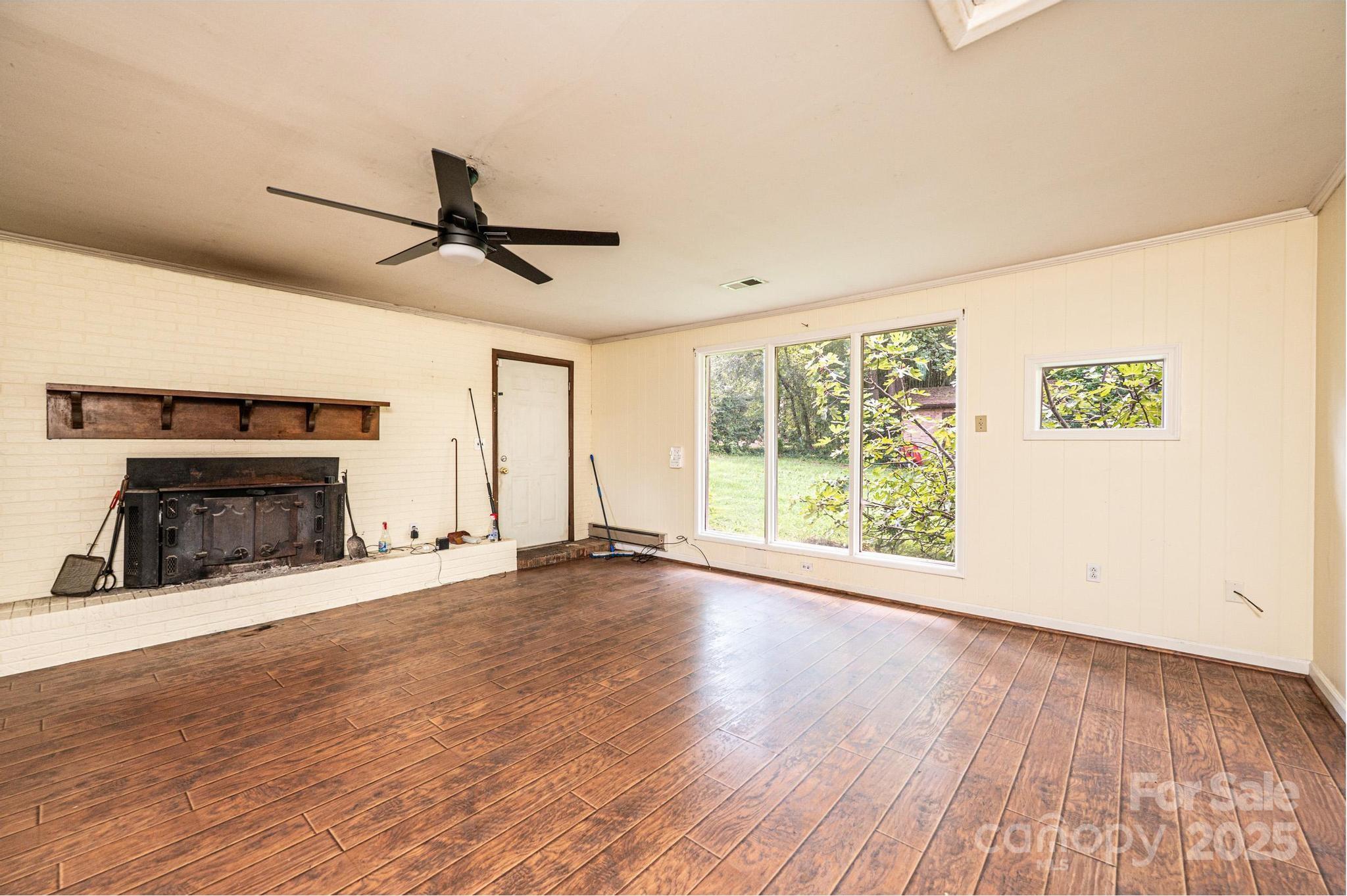 1460 23rd Avenue Place NE