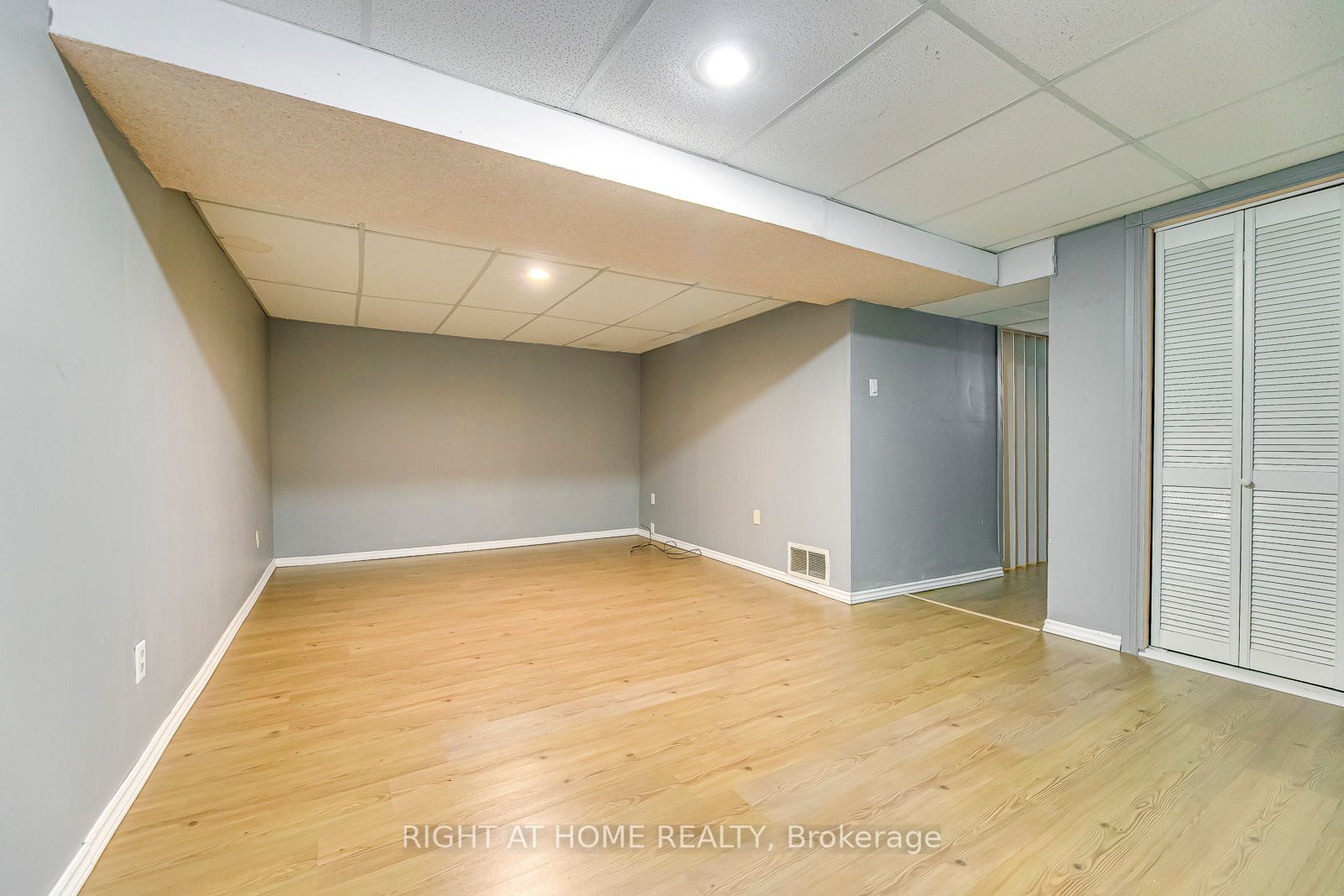 3125 W Fifth Line 76