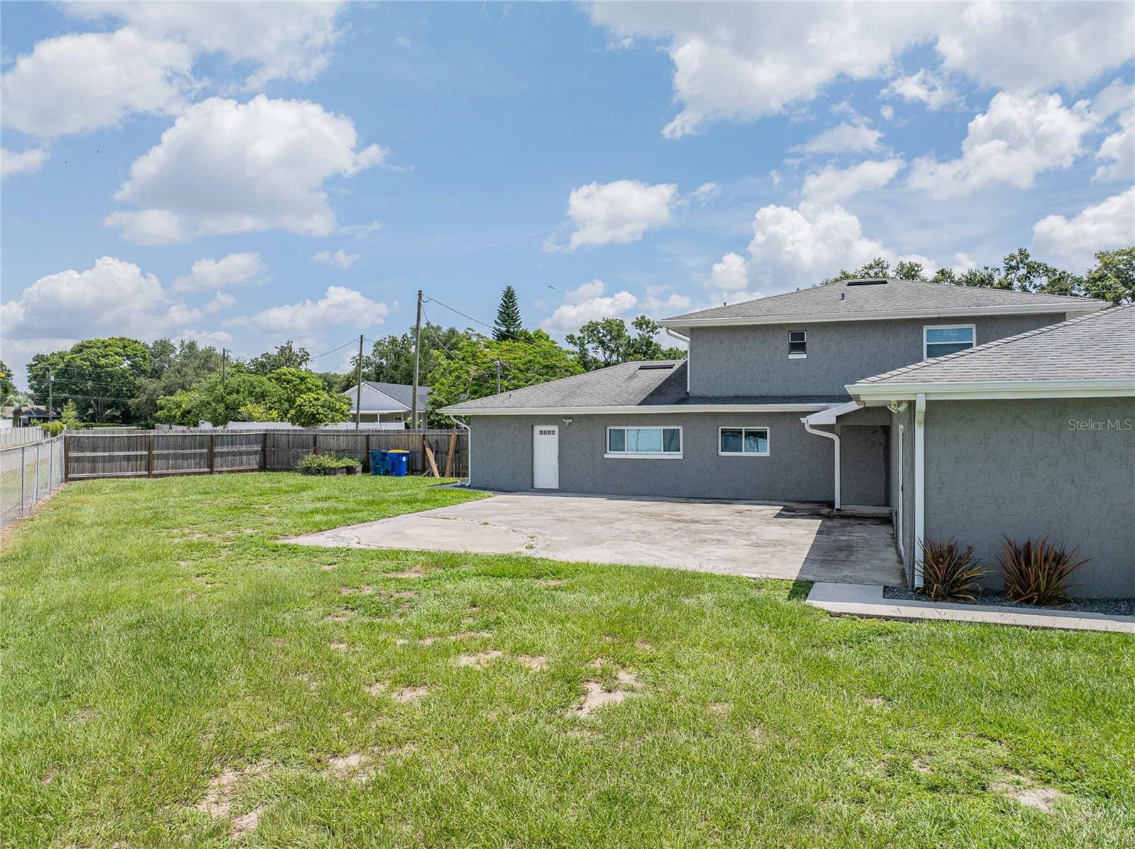 252 W Brookins Avenue