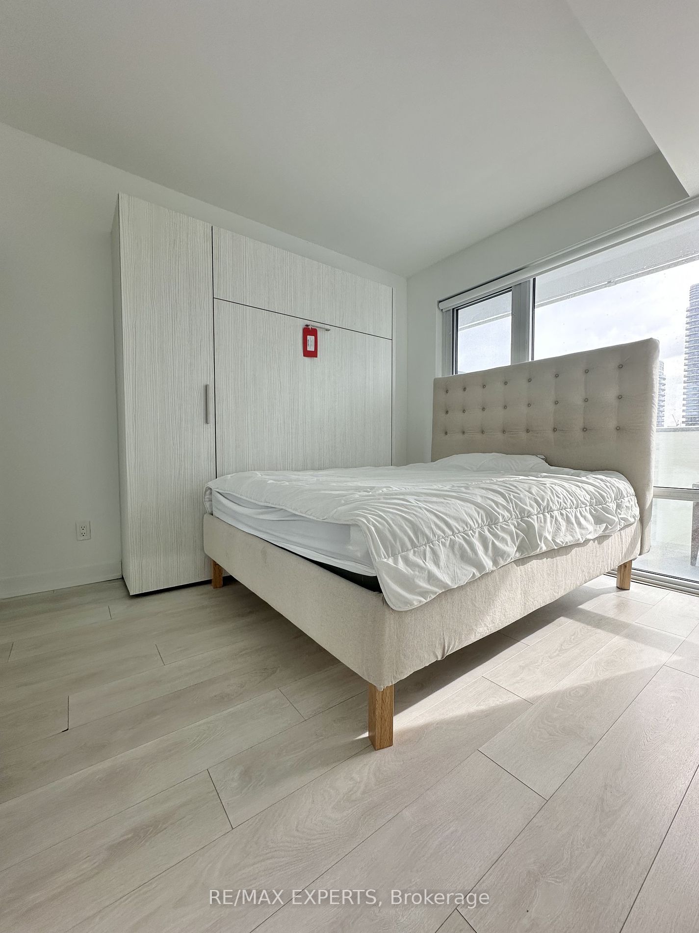 501 Yonge St 1310