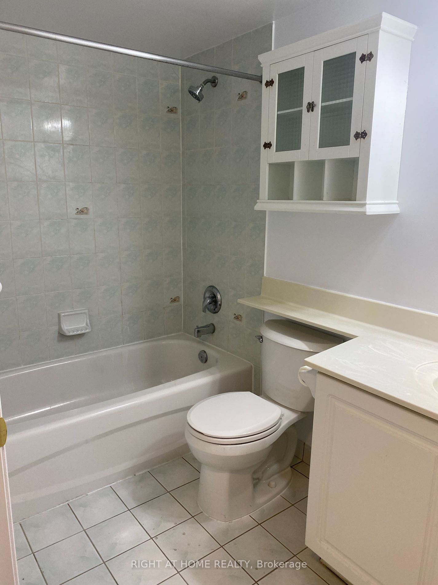 28 Olive Ave 801