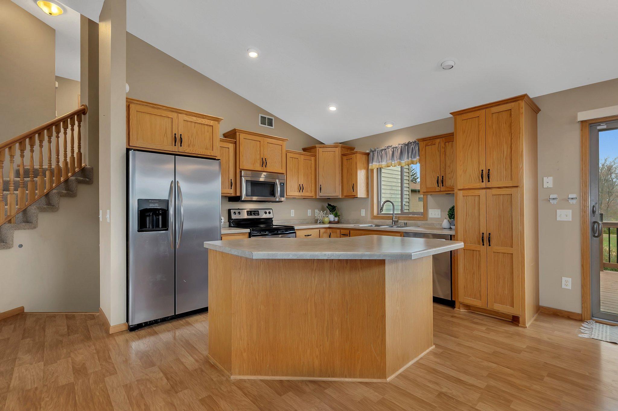 209 Iverson Street W