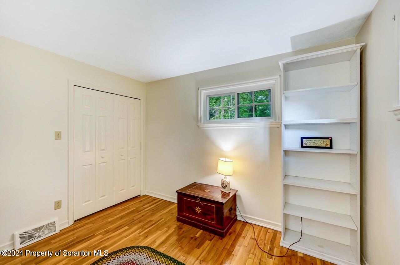 100 Buckhill