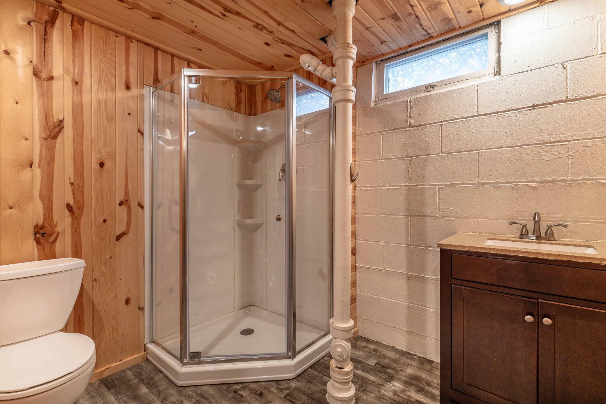 509 W Douglas Avenue