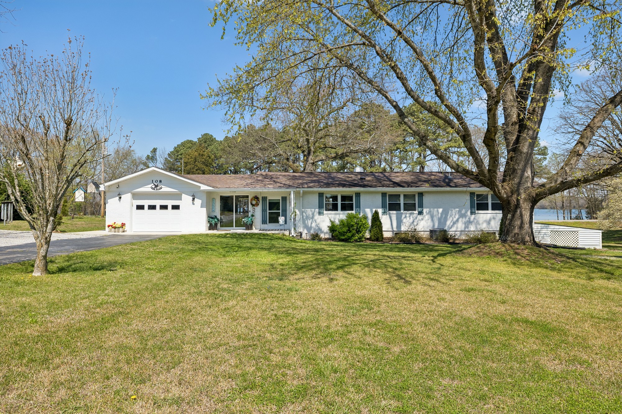 108 Duck Dr